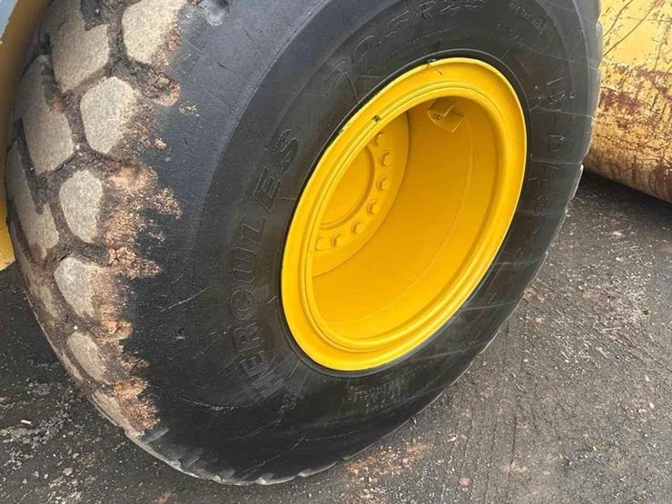 2019-deere-624l-image-25