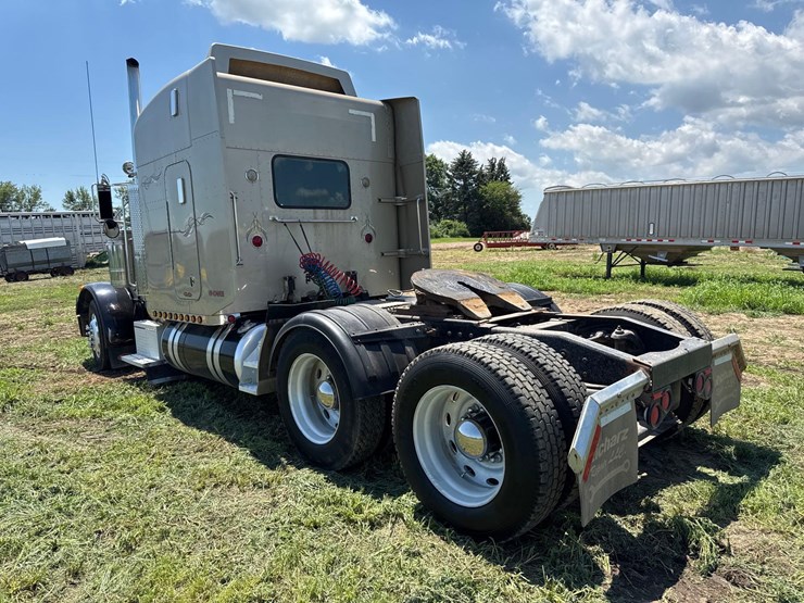 1999-peterbilt-379-image-6