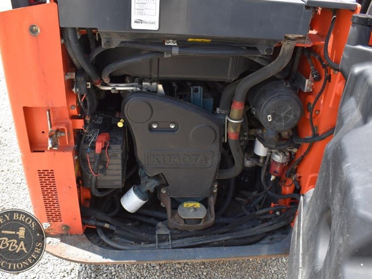 2017-kubota-ssv65-image-27