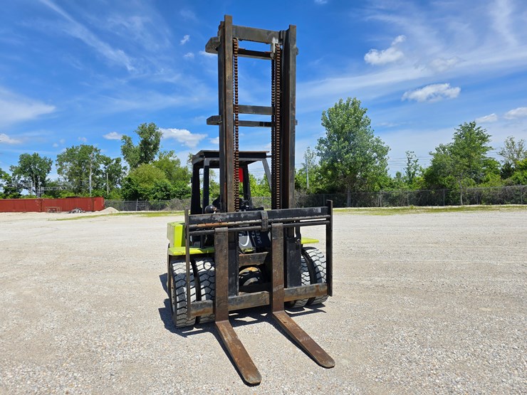 #16610-•-clark-c500y165d-diesel-forklift-image-37