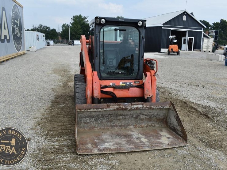 2017-kubota-ssv65-image-26