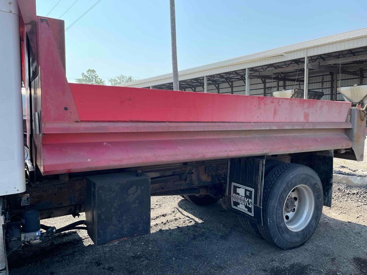 2004-kenworth-t300-single-axle-dump-truck-image-10