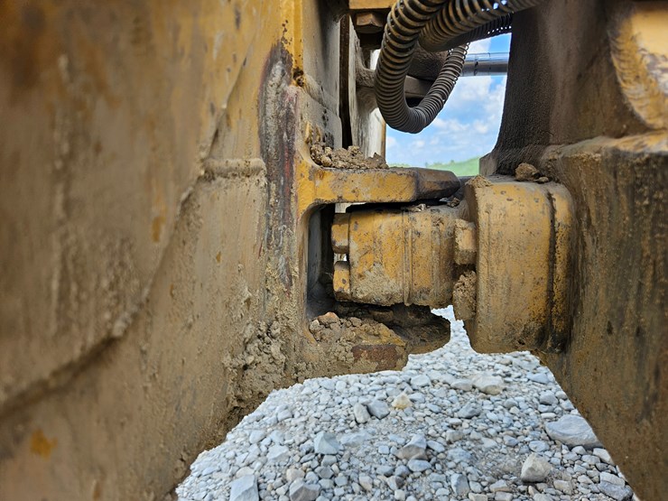 caterpillar-d4c-image-82