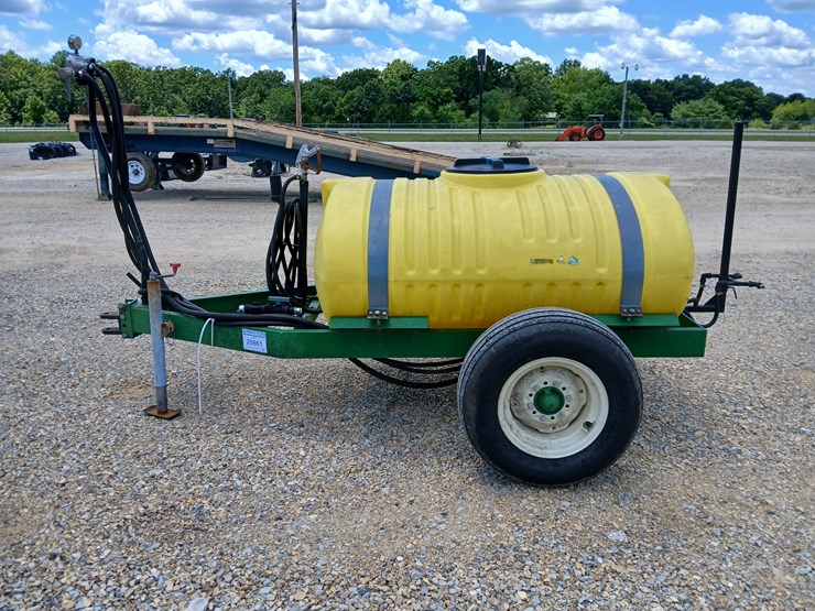 #20861-•-300-gallon-pull-type-sprayer-[pump-missing]-image-2