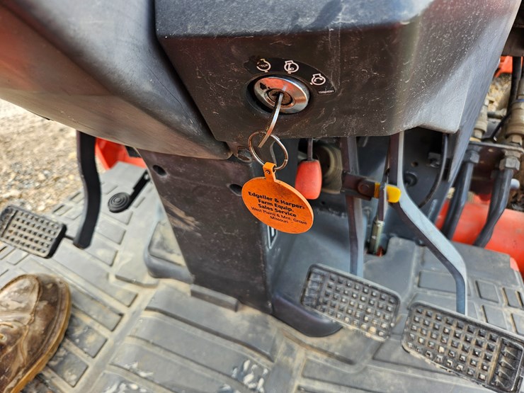 #20866-•-2008-kubota-l3240-tractor-image-27