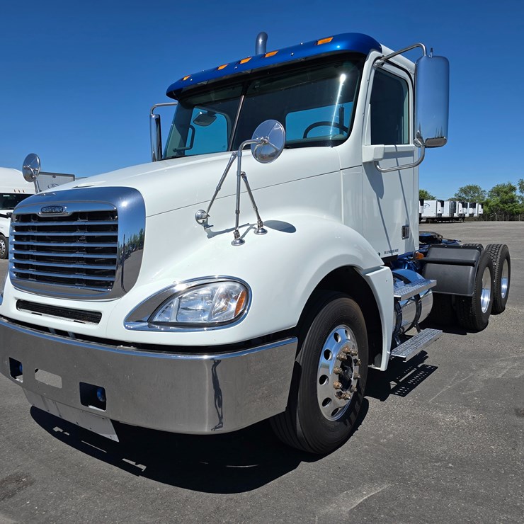 2020 FREIGHTLINER COLUMBIA 120