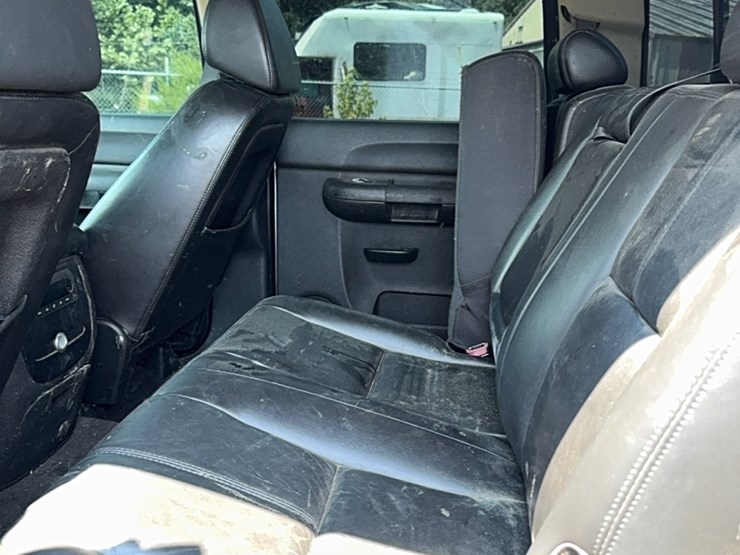 2007-chevrolet-2500-image-13
