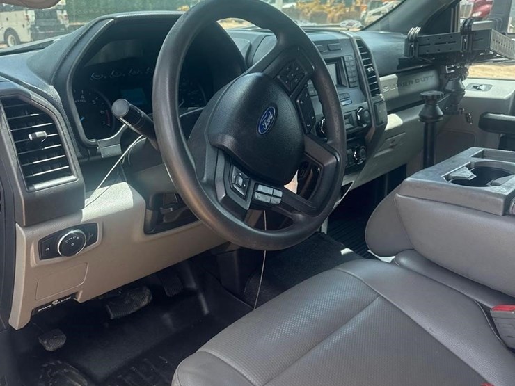 2018-ford-f350-image-16