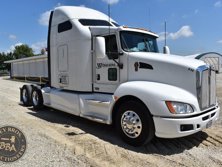 2011-kenworth-t660-image-22