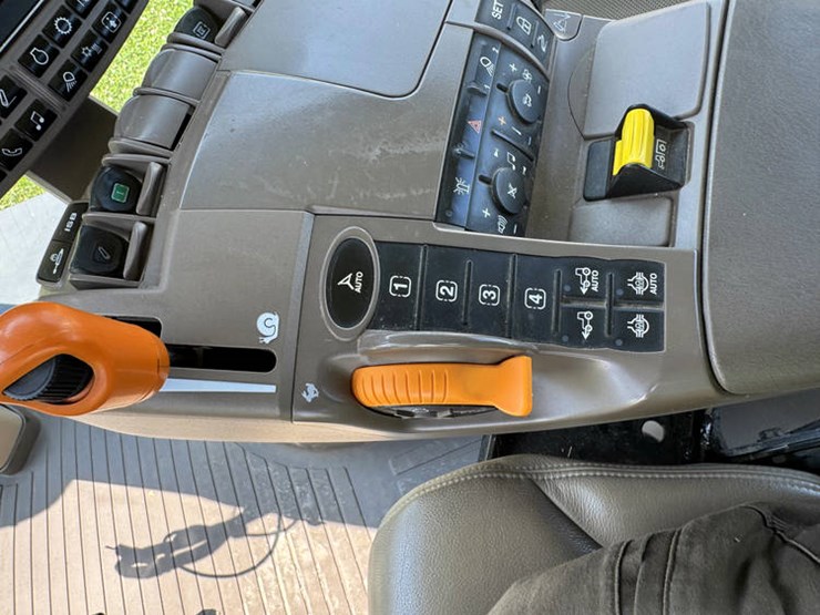 2014-john-deere-8270r-image-57