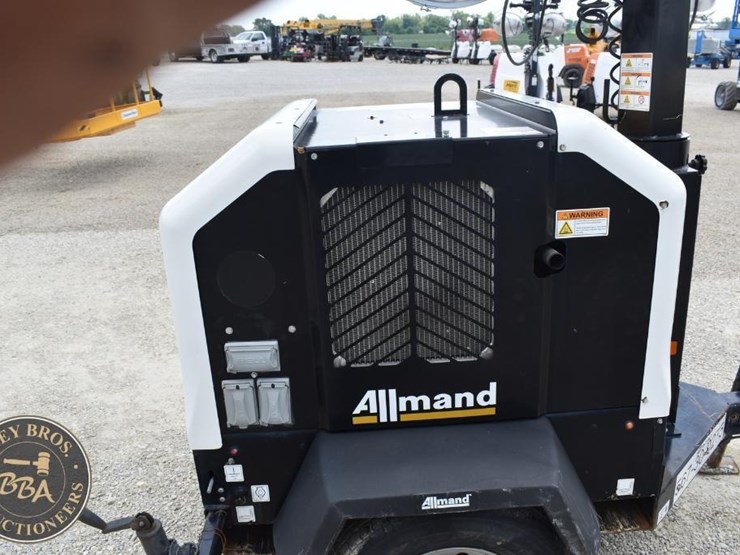 2019-allmand-bros-night-lite-v-series-image-27