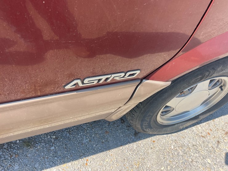 1998-chevrolet-astro-image-10