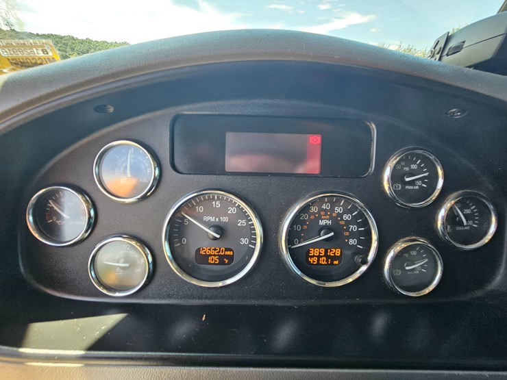 2012-peterbilt-382-image-95