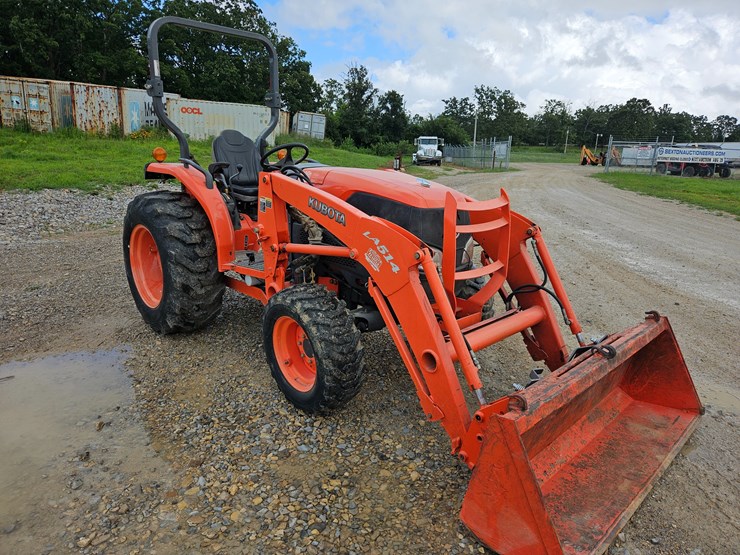 #20866-•-2008-kubota-l3240-tractor-image-13