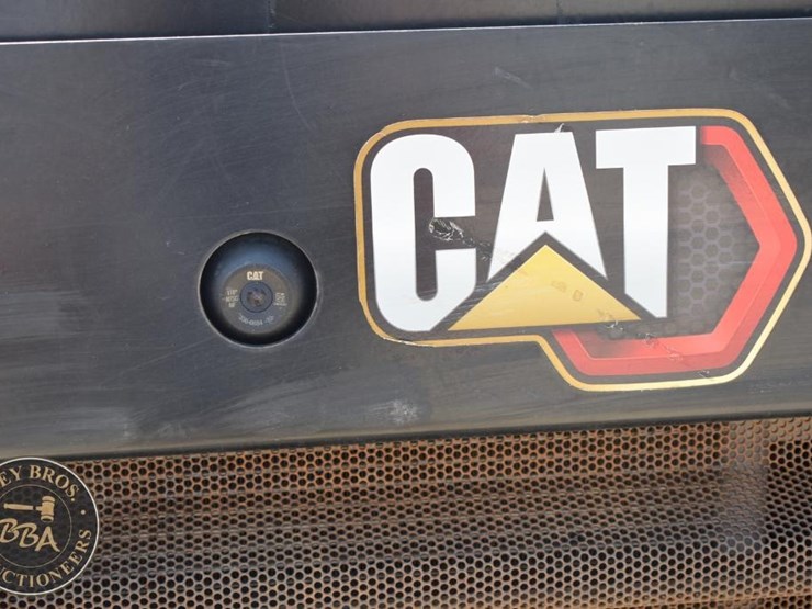 2021-caterpillar-262d3-image-32