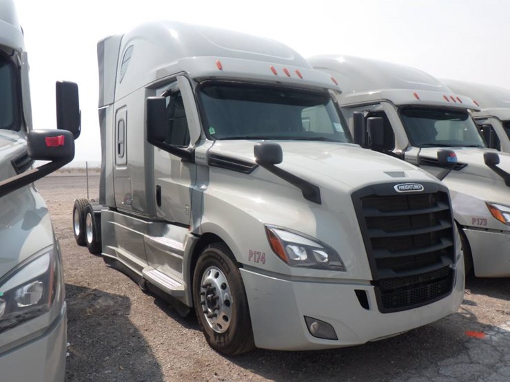 2024-freightliner-cascadia-126-image-2