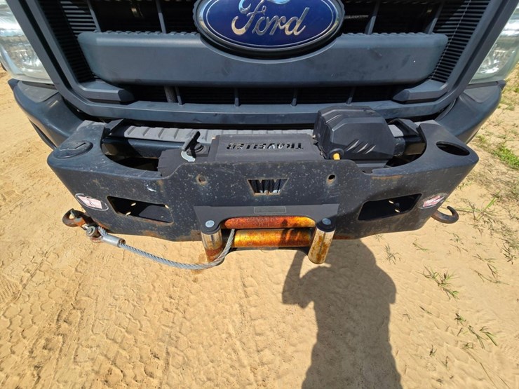 2014-ford-f550-image-3