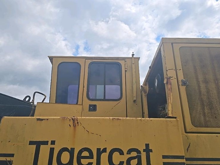 2004-tigercat-240b-image-78
