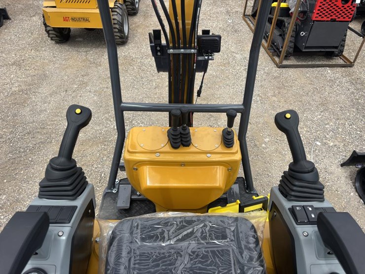 #109-•-cfg-industrial-mini-excavator-image-5