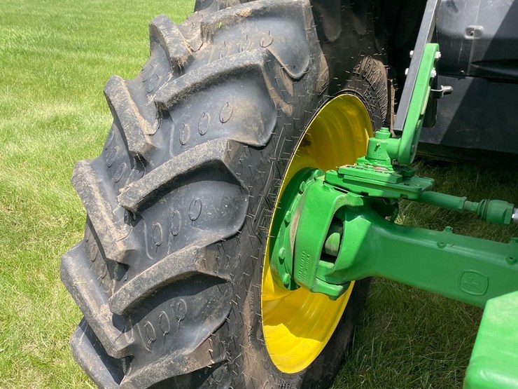 2015-john-deere-6155r-image-25