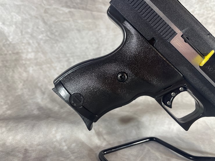 #4374-•-hi-point-cf380-380-auto-pistol,-sn:-p8204504-image-6