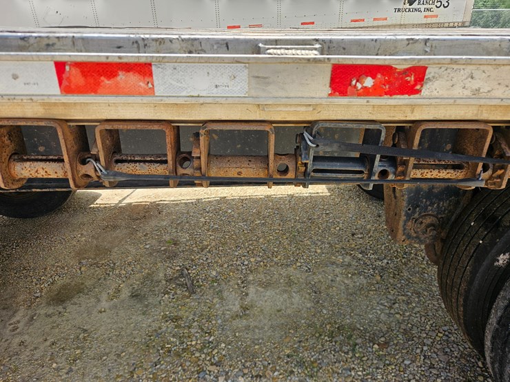2011-great-dane-48'-x-102"-image-40