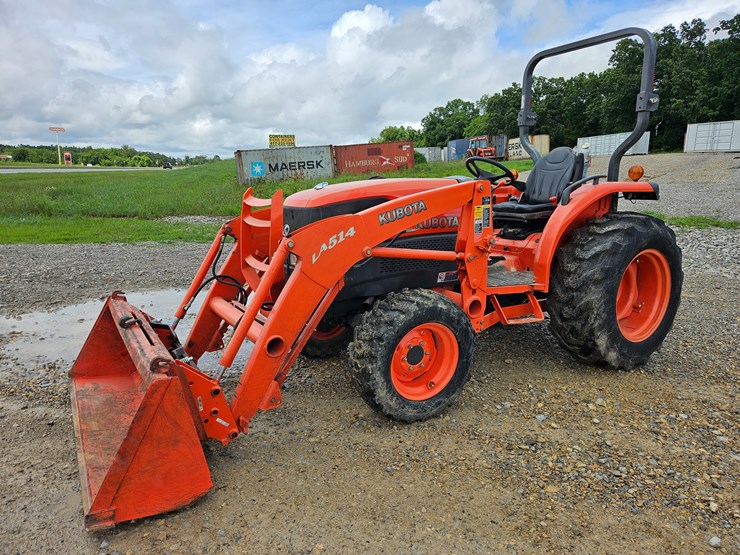 #20866-•-2008-kubota-l3240-tractor-image-2