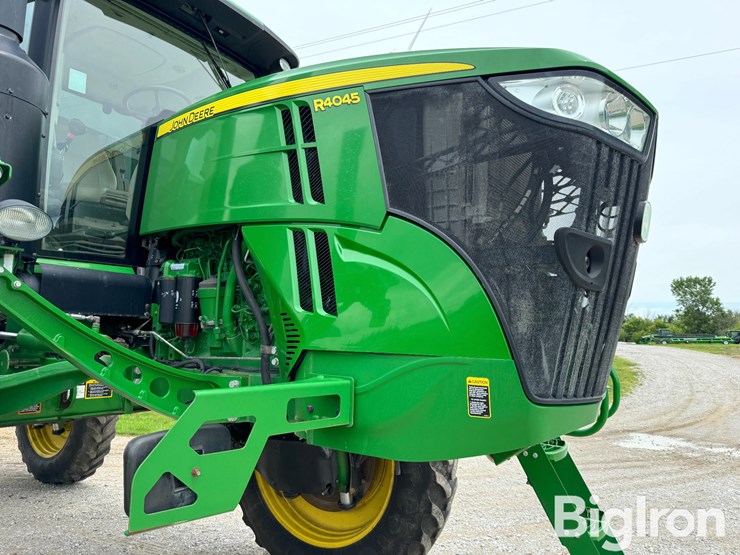 2015-john-deere-r4045-image-10