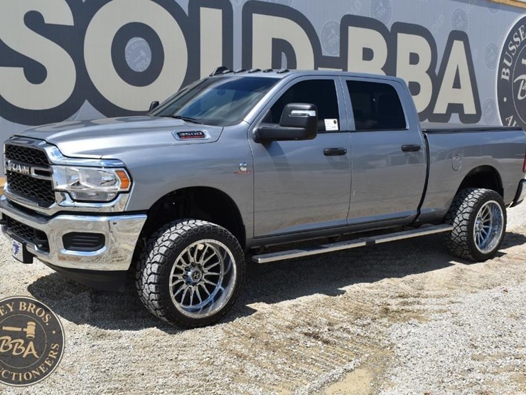 2024-ram-3500-hd-image-3