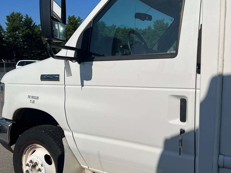 2016-ford-e450-image-6