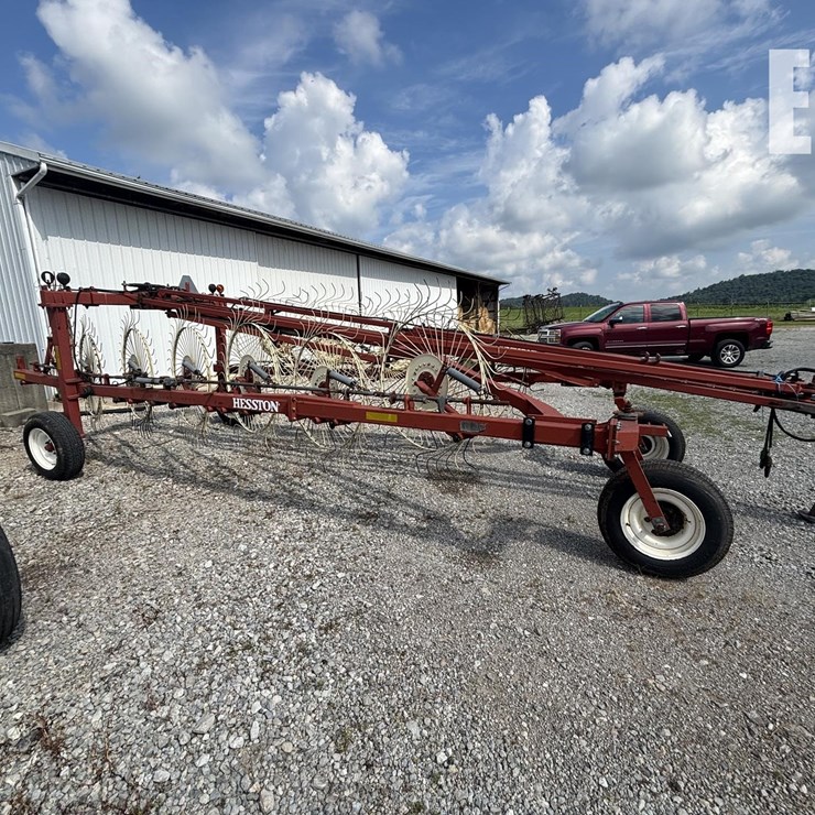HESSTON 11 WHEEL HAY RAKE WILSON825-B22