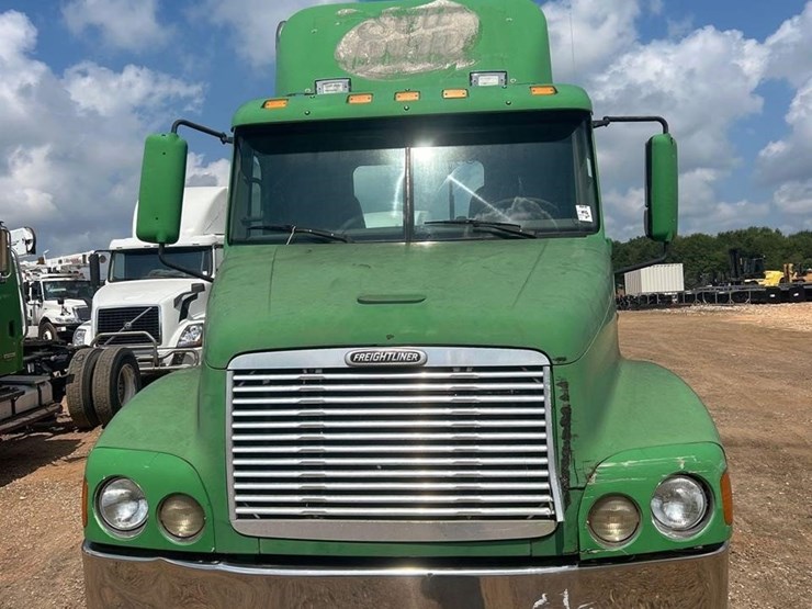 2001-freightliner-century-120-image-6