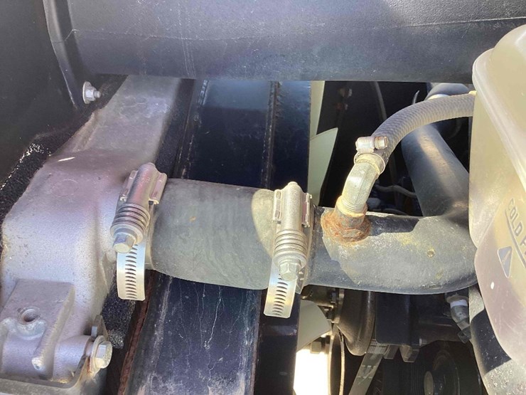 2021-case-trident-5550-spreader-image-54