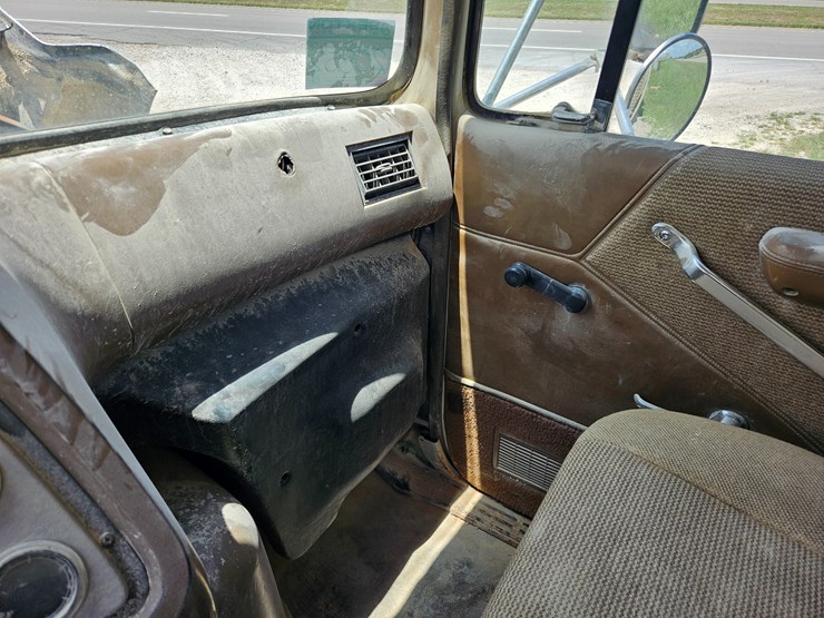 1995-ford-la9000-image-63