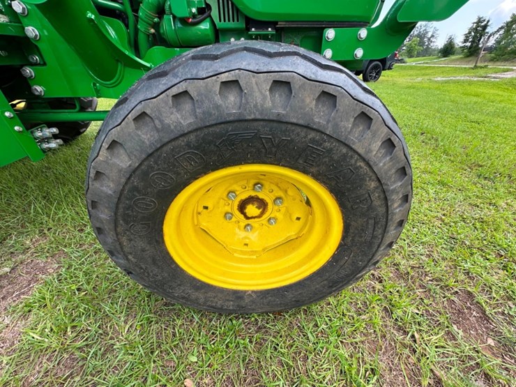 2021-john-deere-5045e-image-31