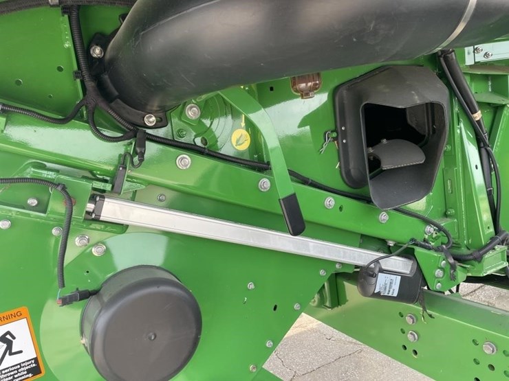 2015-john-deere-s660-image-21