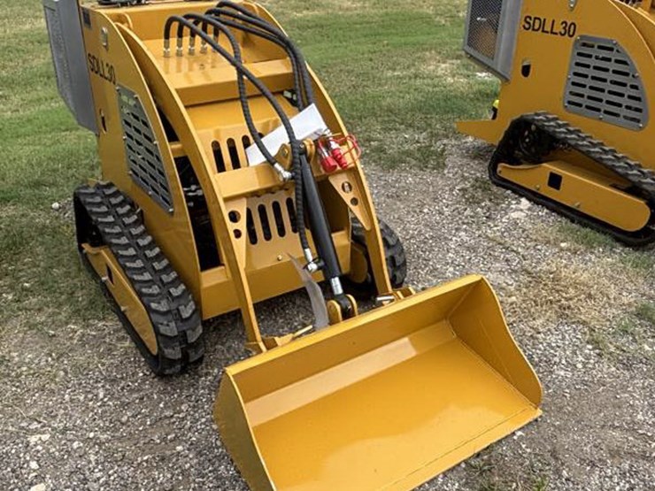 #4-•-skid-steer-loader---model-sdll30-image-2