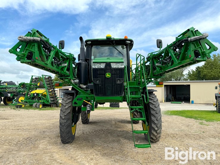 2021-john-deere-r4044-image-2
