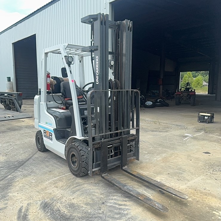 UNI Carriers 5 Ton Forklift