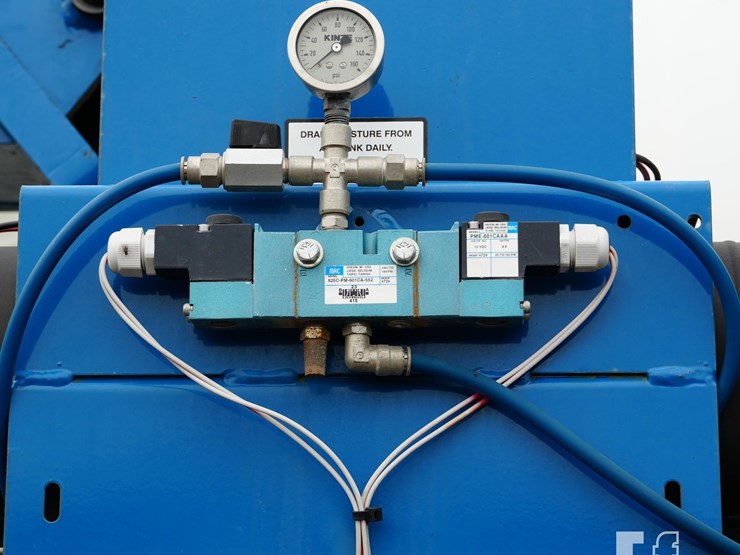 2013-kinze-3600asd-image-21