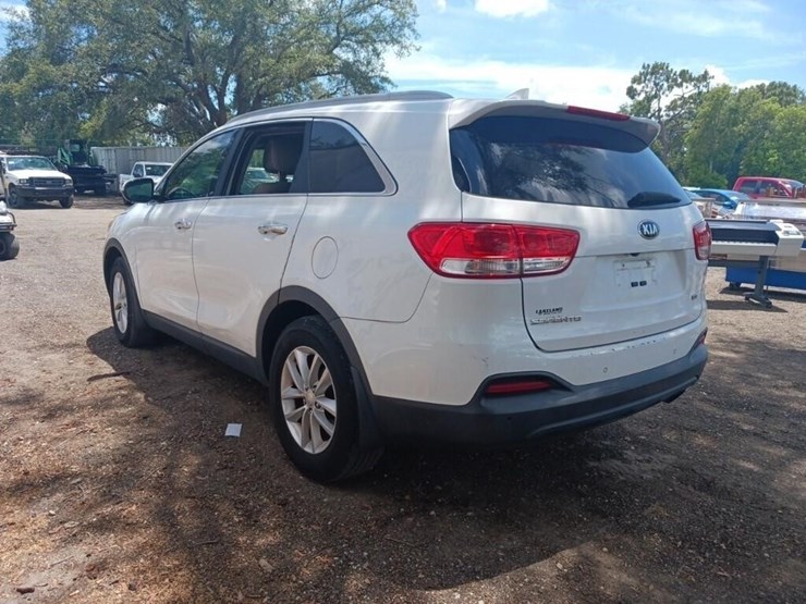 2016-kia-sorento-image-7