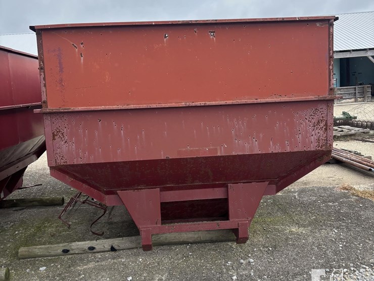 m&w-little-red-wagon-image-4