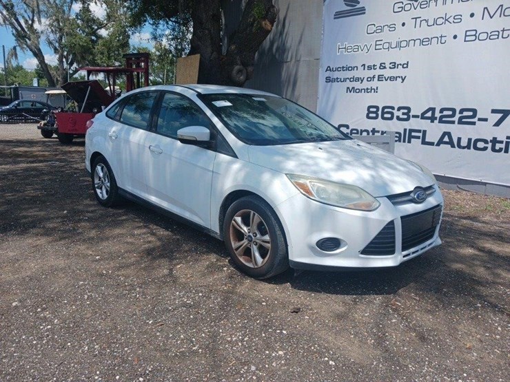 2013-ford-focus-runs/moves-se-image-2
