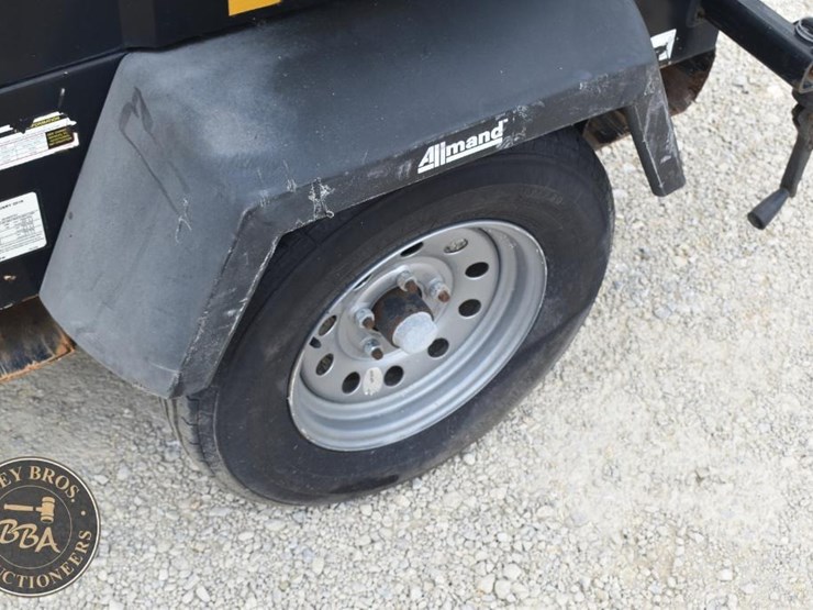 2019-allmand-bros-night-lite-v-series-image-14