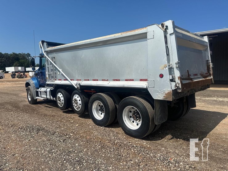 2021-mack-granite-64fr-image-7