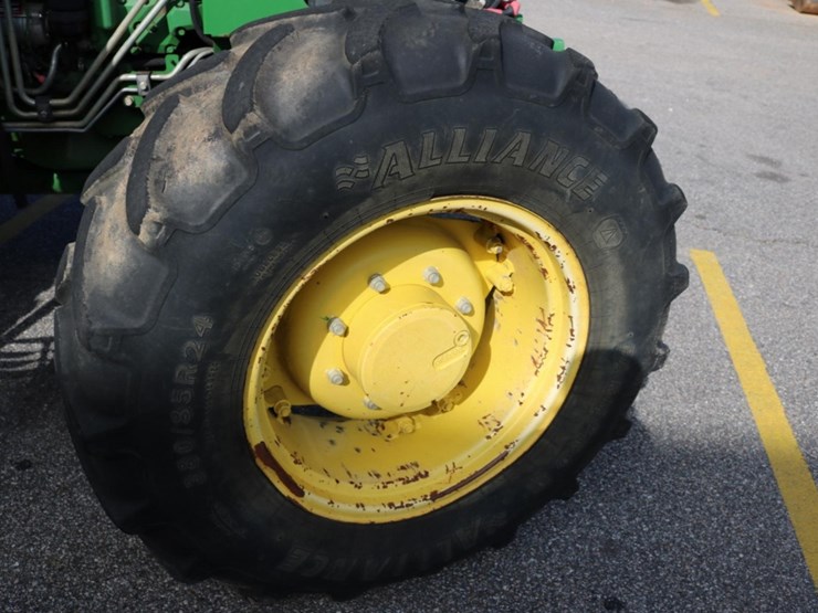 john-deere-6105e-image-15