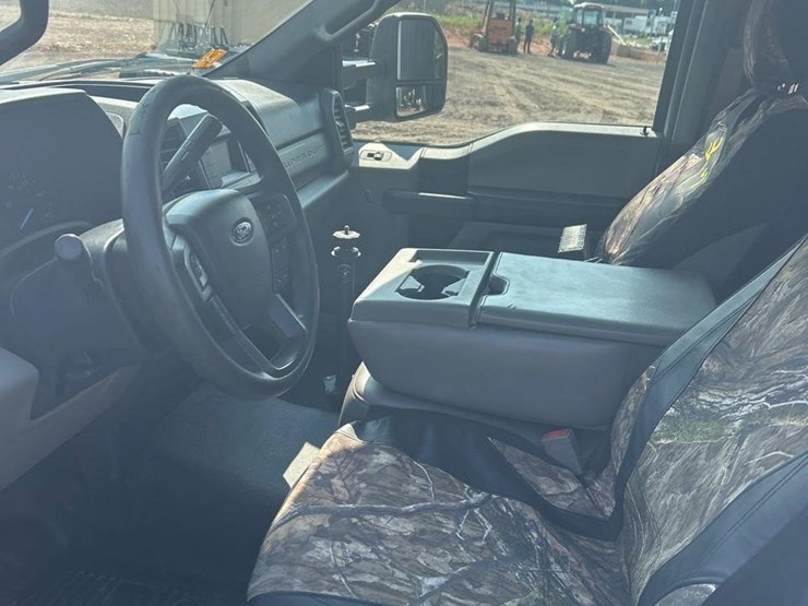 2020-ford-f350-xl-image-38