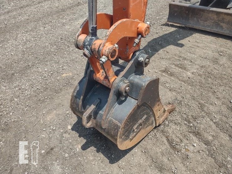 2021-hitachi-zx26u-5-image-16