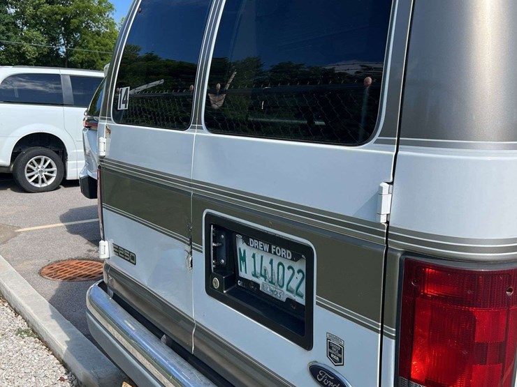 2002-ford-e250-image-6