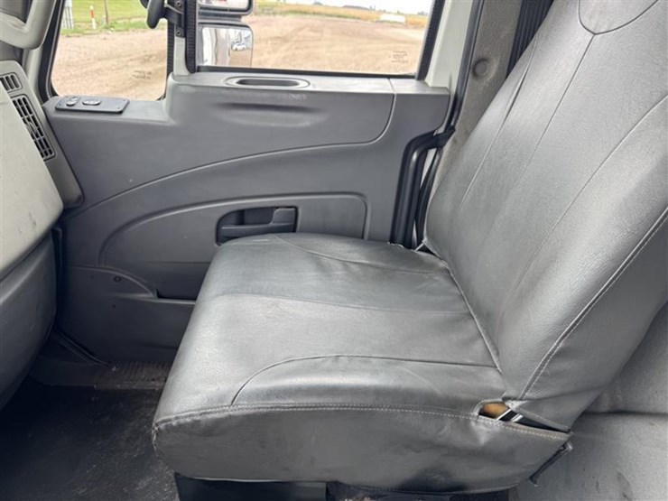 2012-international-durastar-4300-image-16